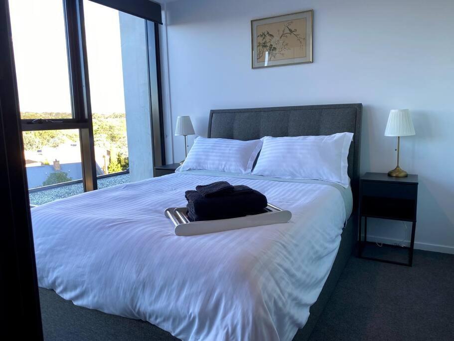 Central Canberra City Apartment With Study And Full Amenities Including Parking Exterior photo