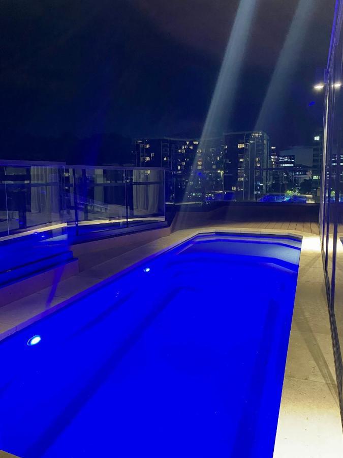 Central Canberra City Apartment With Study And Full Amenities Including Parking Exterior photo